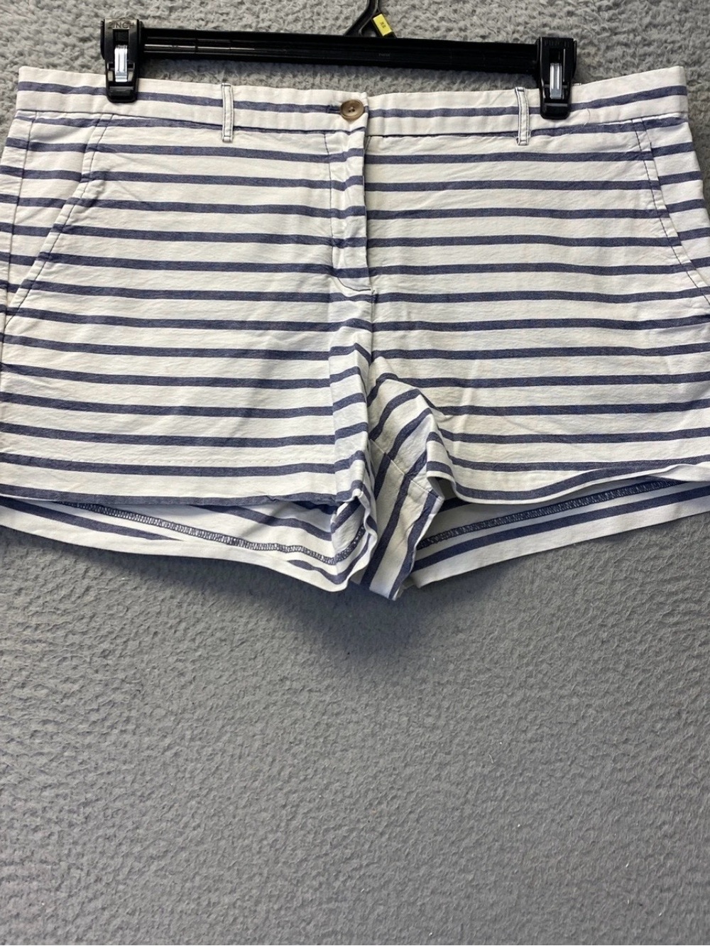 Gap Chino Shorts Women's Size 4 Multicolor 3" Inseam Flat Front Cotton Striped
